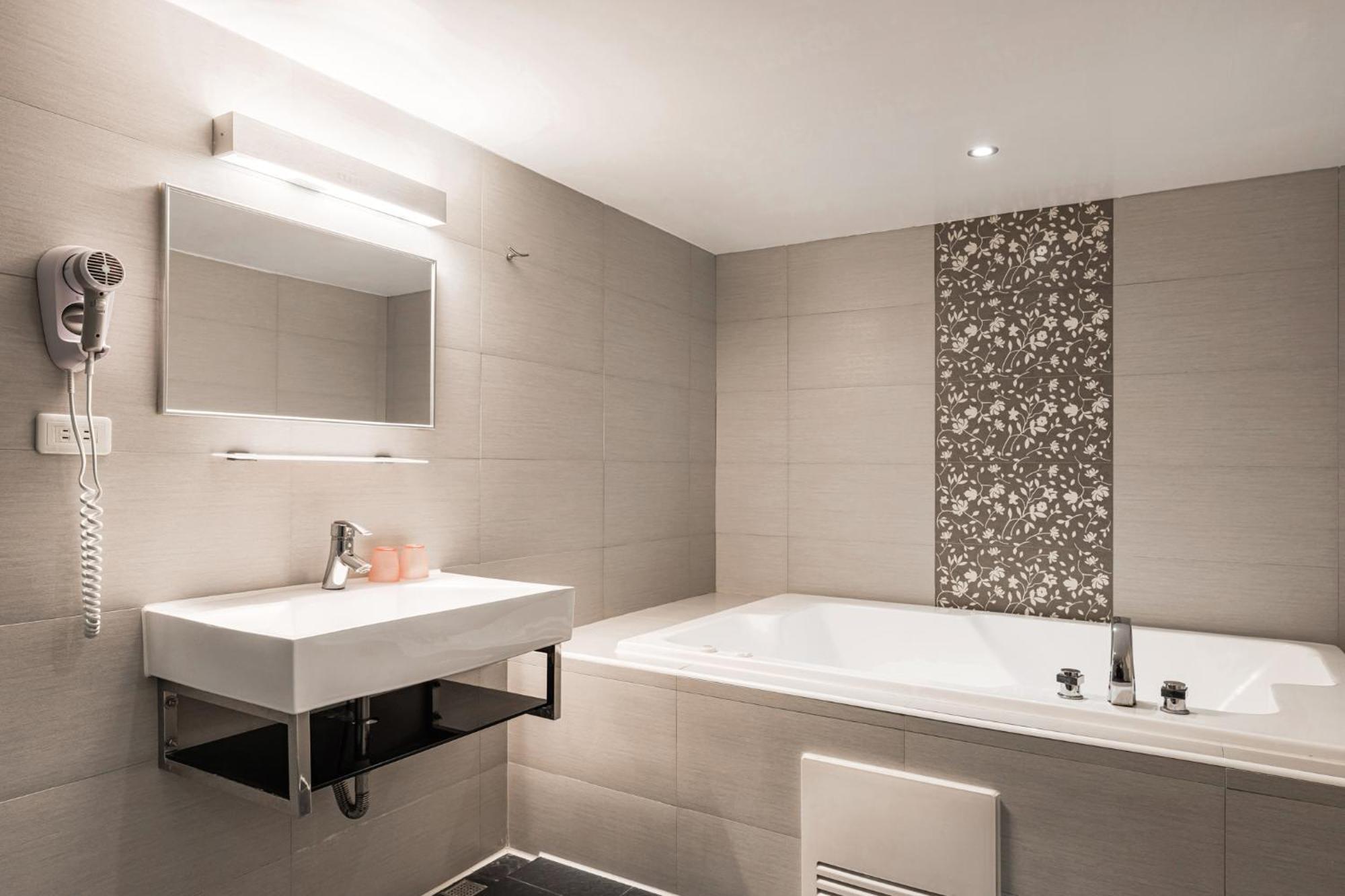 The Riverside Hotel Esthetics Гаосюн Экстерьер фото