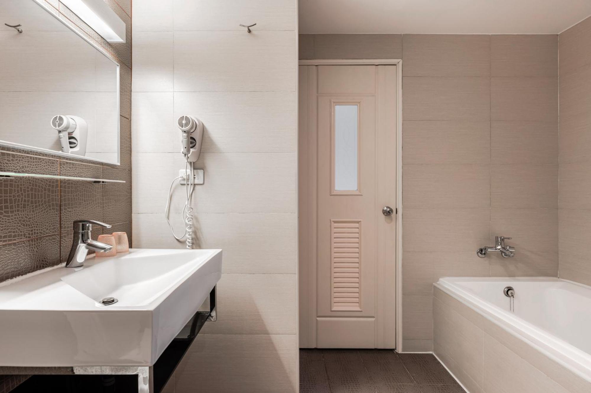 The Riverside Hotel Esthetics Гаосюн Экстерьер фото